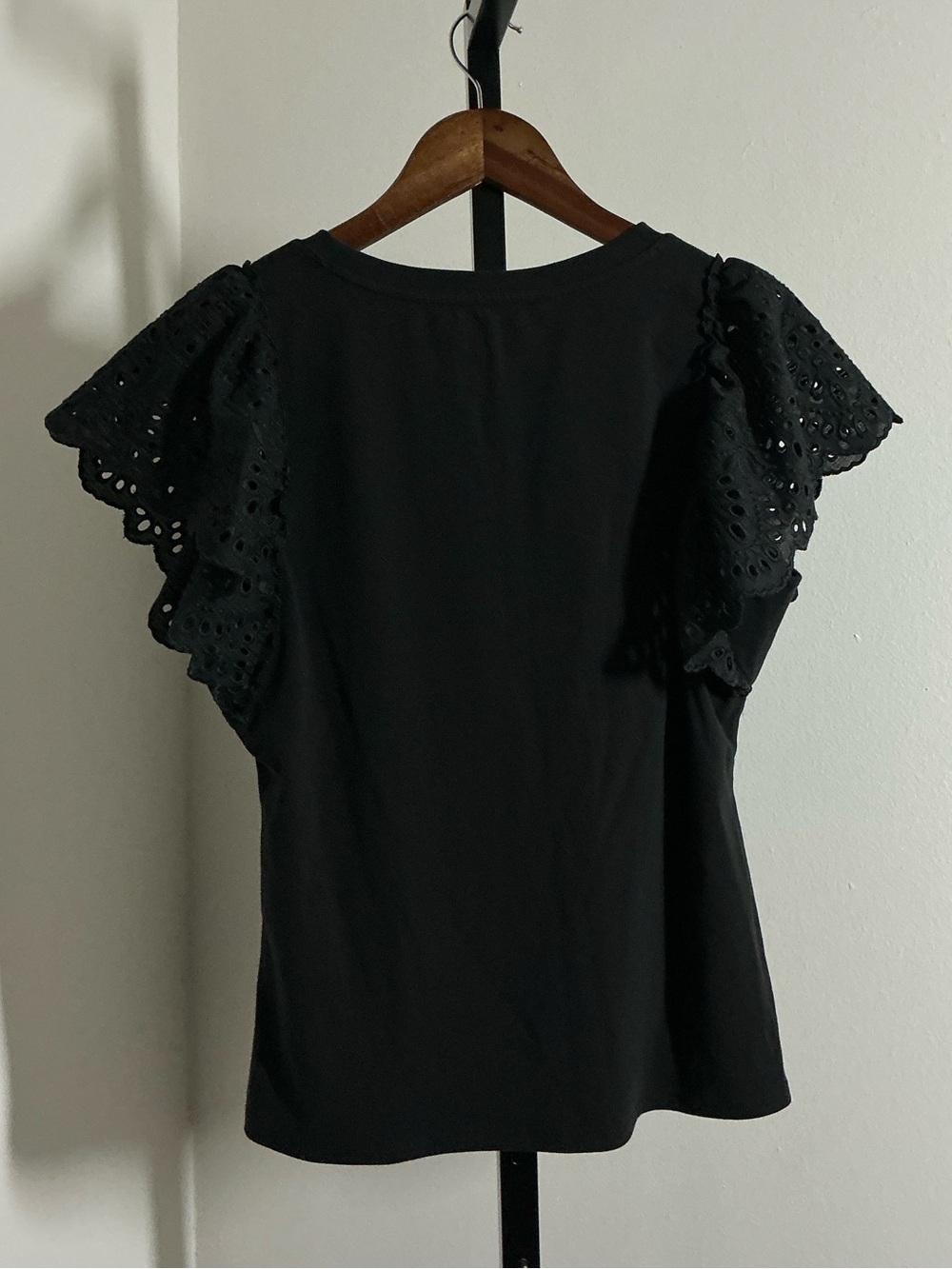 White House Black Market | Eyelet Flutter Sleeve Top - Picture 5 of 7